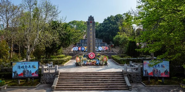 傳承紅色基因，弘揚(yáng)愛國精神！寧紅電氣開展清明祭掃活動(dòng)！